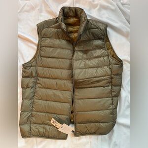 Uniqlo Metallic Gray Ultra Light Down Jacket XXL